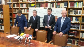El presidente del TSJC, acompañado del fiscal superior, el decano de Santander y el secretario de gobierno del TJSC
